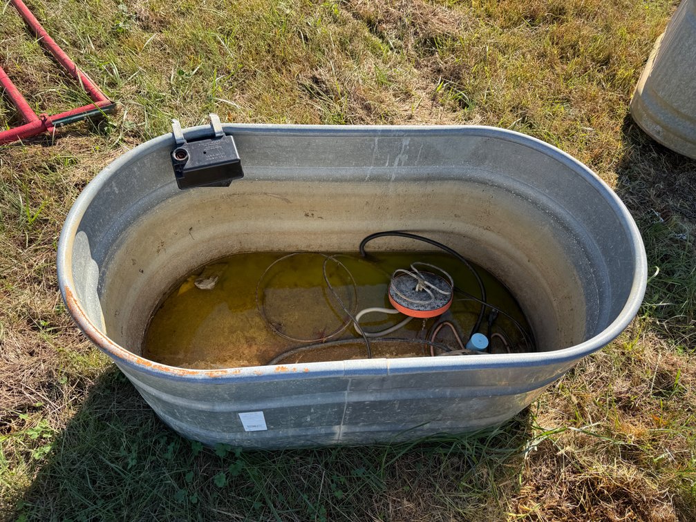 100 gallon galvanized watering trough