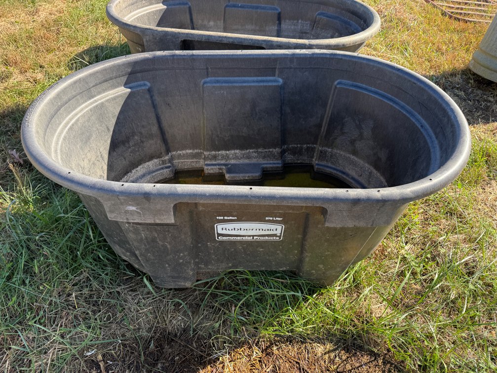 100 gallon Rubbermaid watering trough