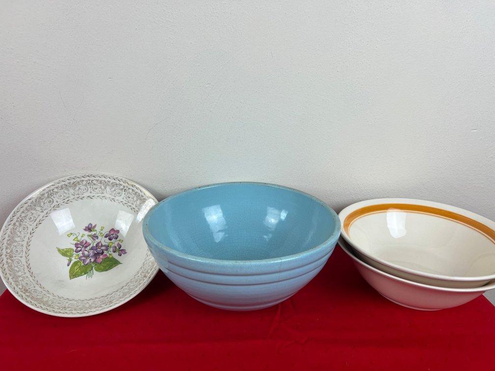 Ceramic Bowls with Decorative Designs