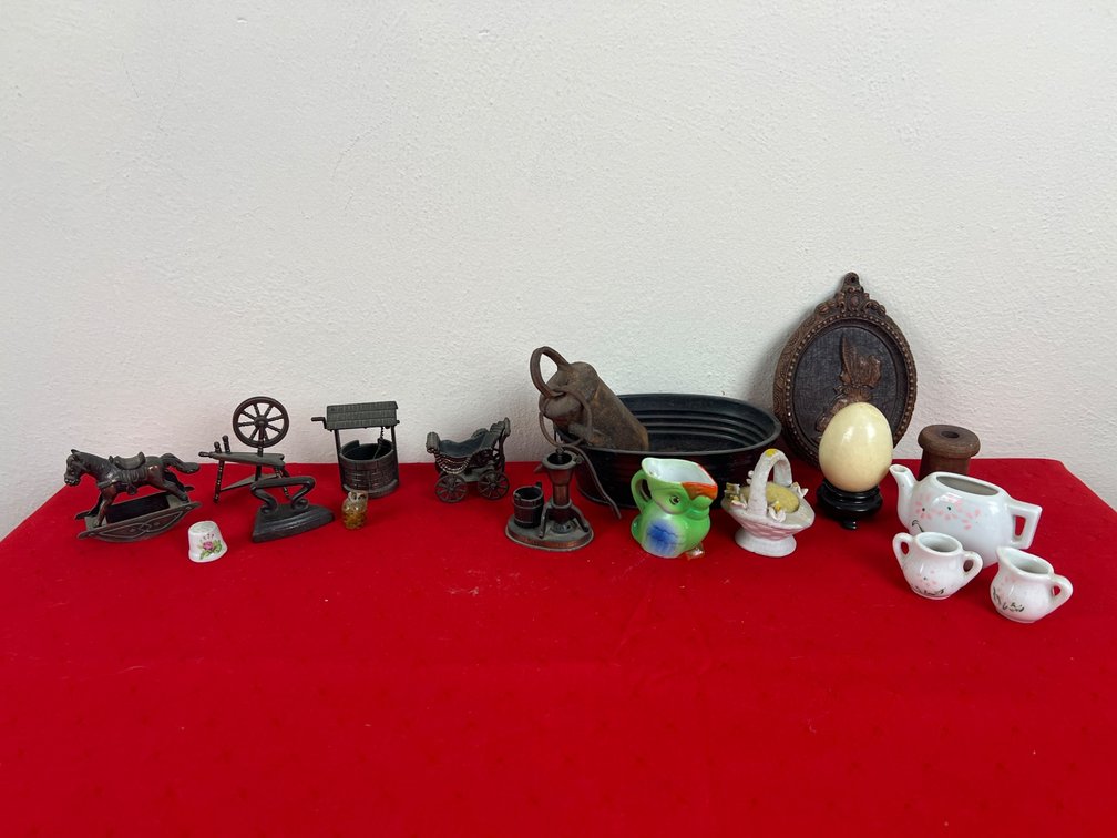 Miniature Figurines and Items