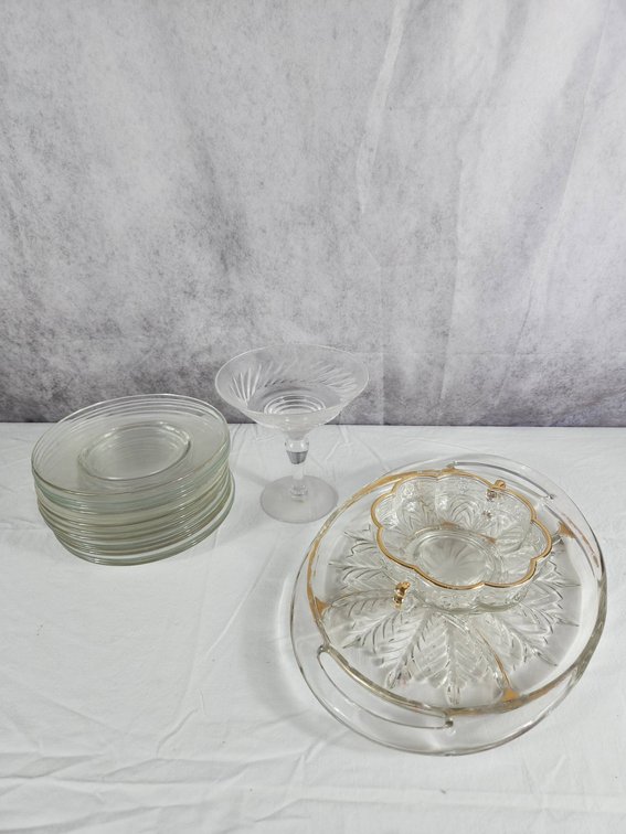 Clear Glass Tableware Set with Gold Accents