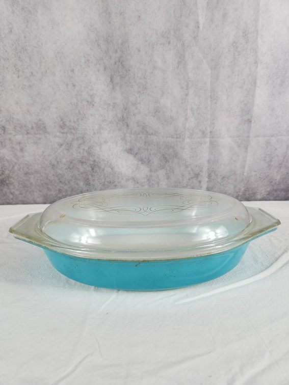 Pyrex Princess Turquoise Blue 1.5 Quart Casserole