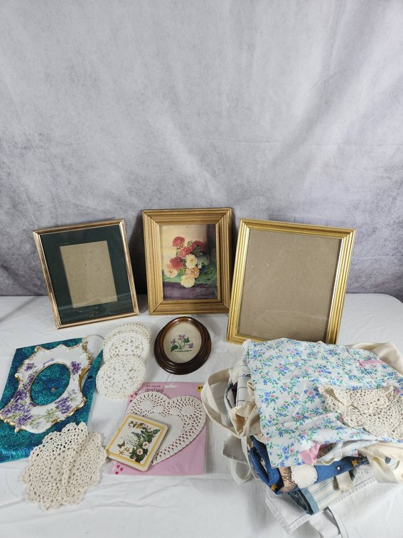 Lot: Frames, Crochet Doilies, and 6 Aprons