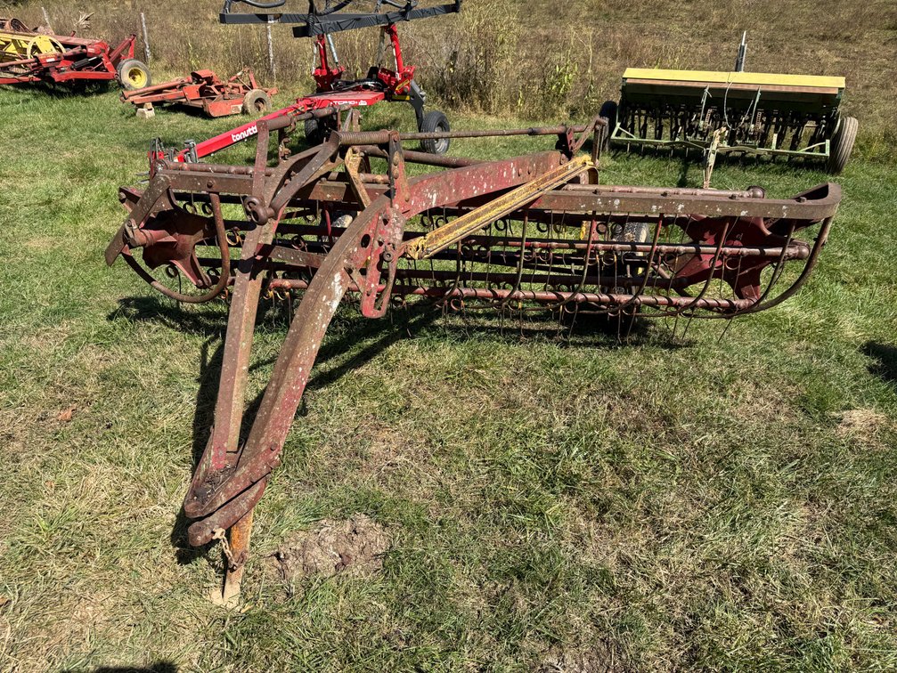 New Holland 55 Hay Rake