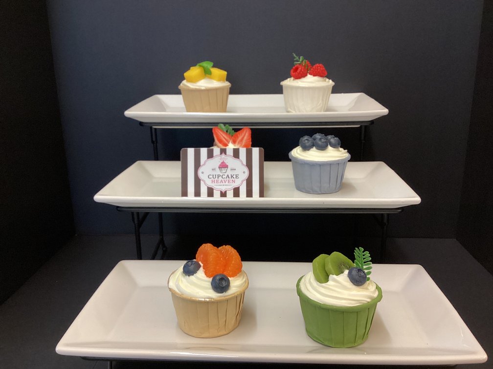 Cupcake Heaven gift card and cupcake stand