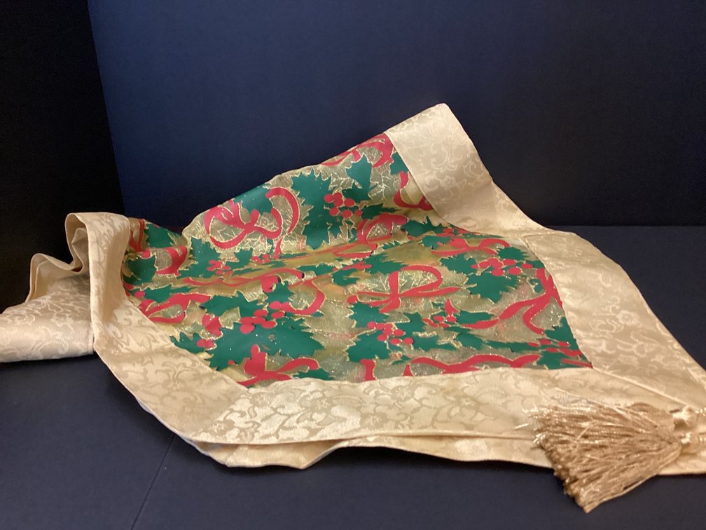 Christmas table runner (16x54)