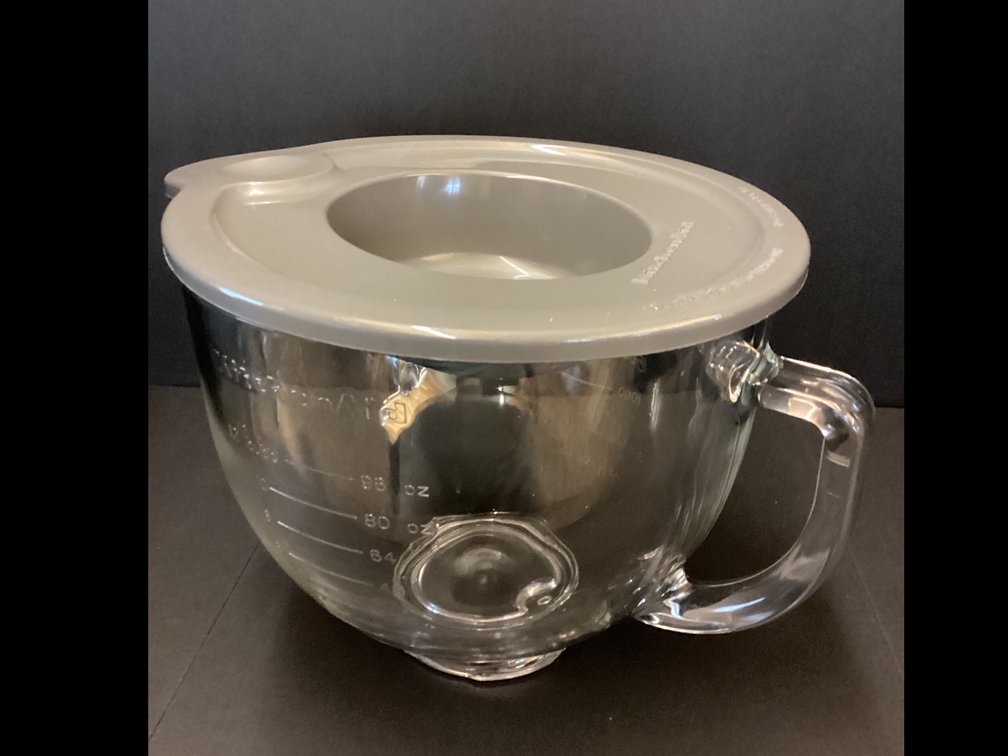 Kitchen Aid clear glass 12 cup mixing bowl