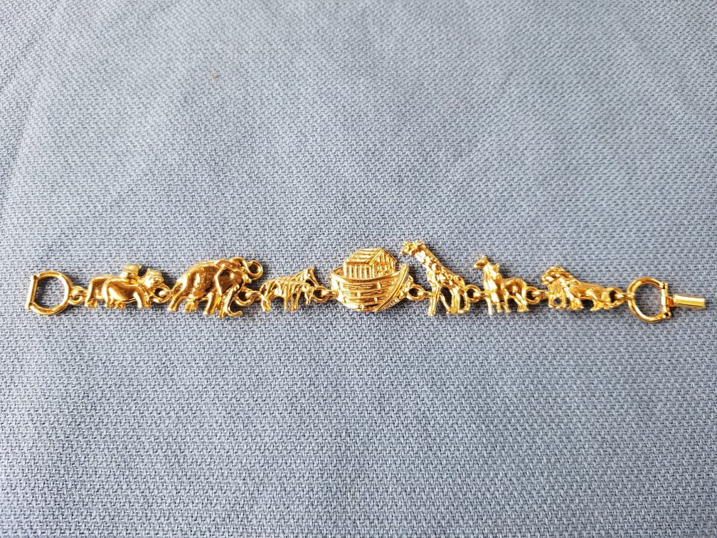 Noah's Arc Figural Gold bracelet 