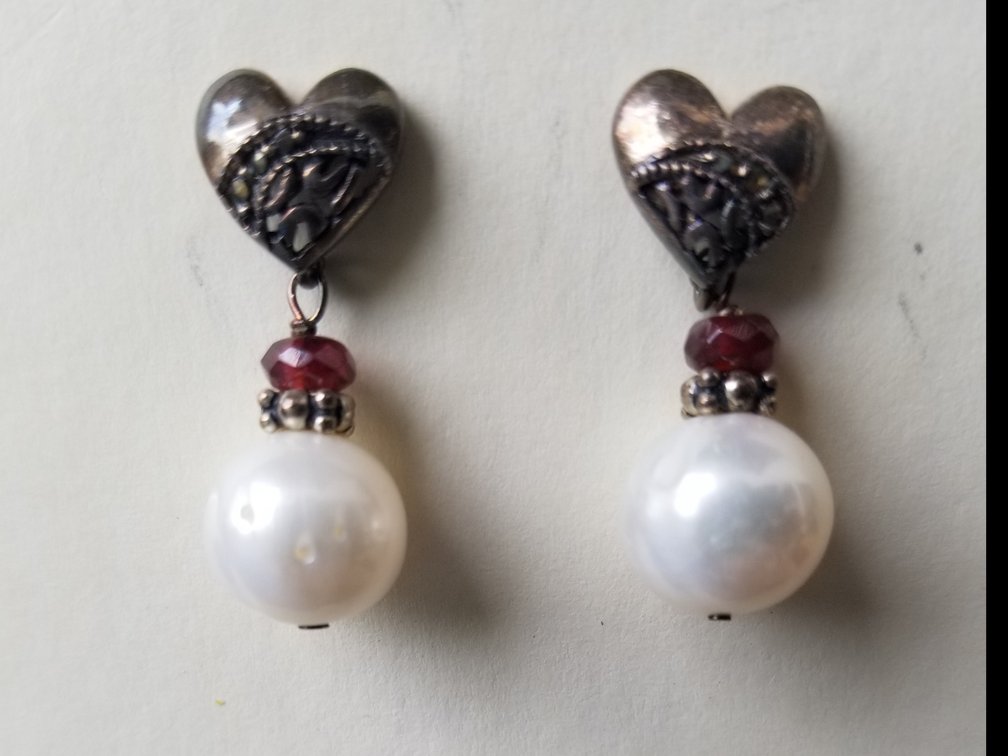 Silver & Pearl form earrings 
