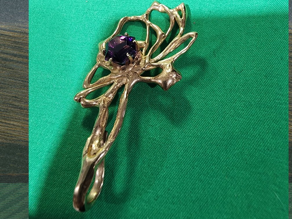 Heavy 14 Carat hand made slide