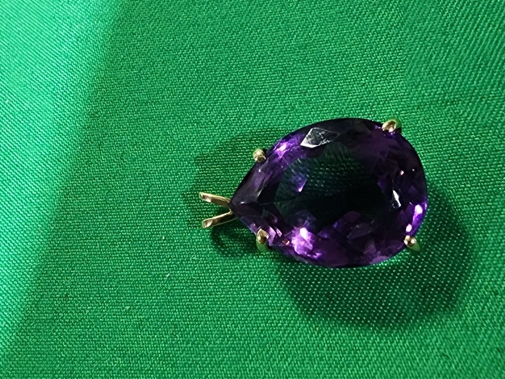 14 Carat Gold Slide with amethyst 