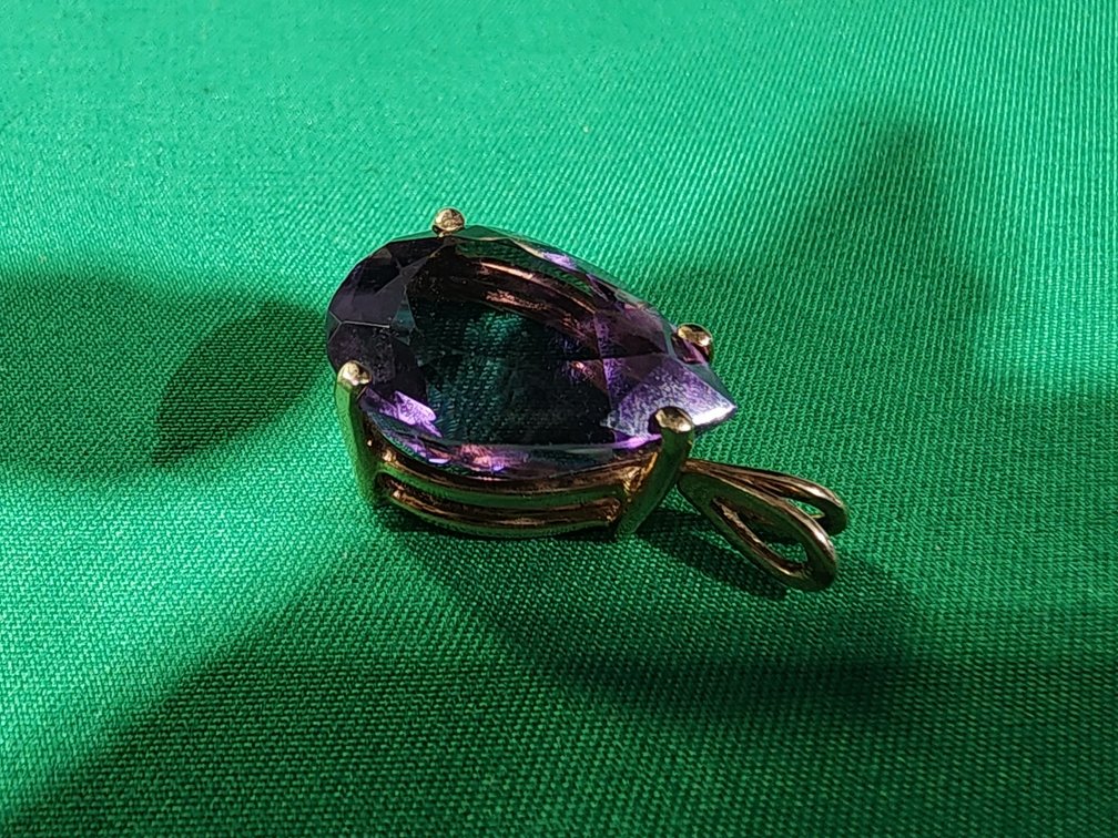14 Carat Gold Slide with amethyst  