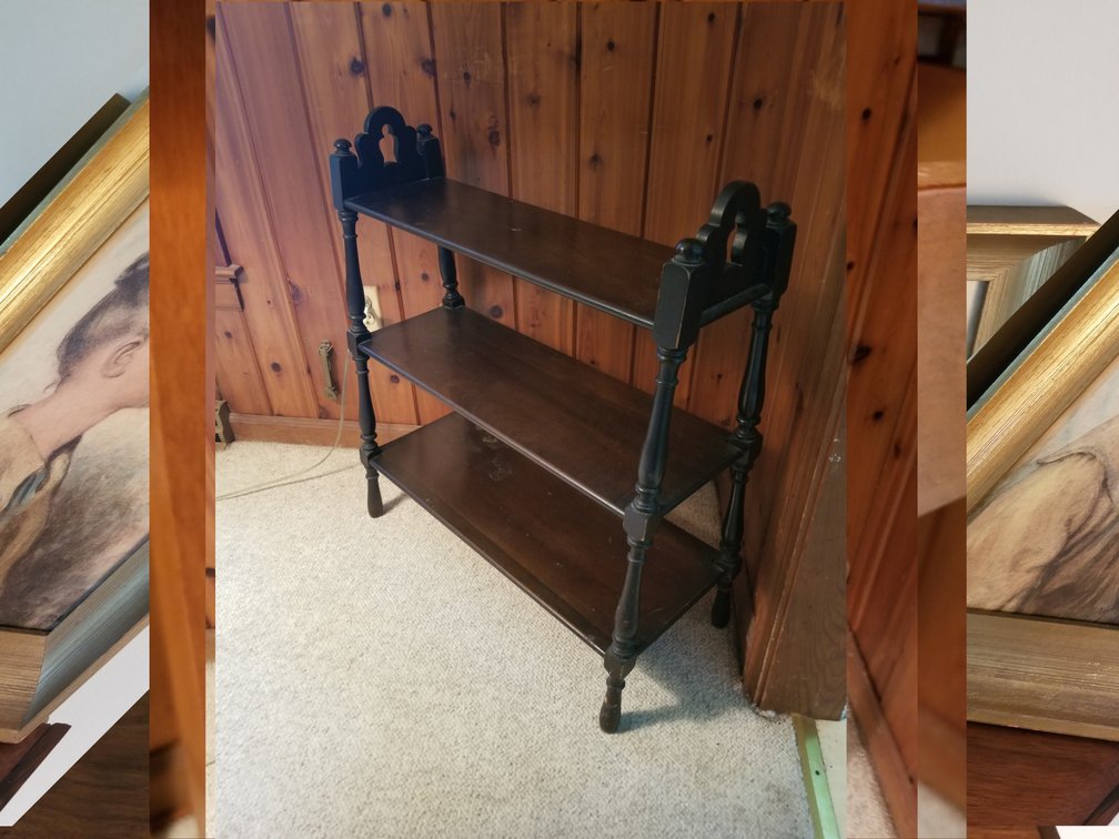 3 Tiered Graduating Bookshelf
