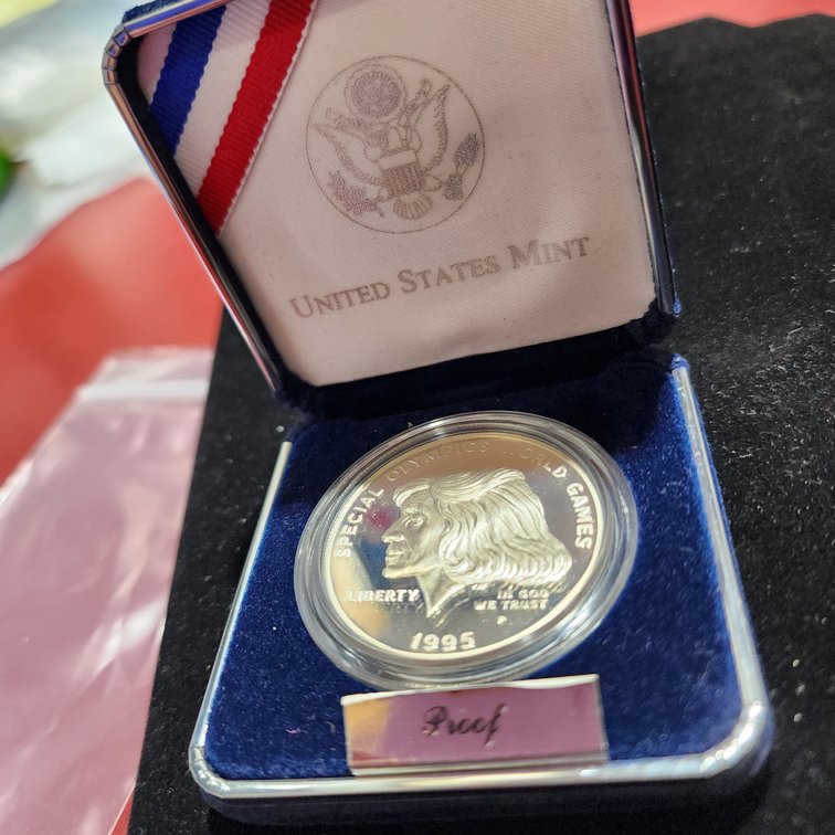 1995 Silver round special Olympics mint