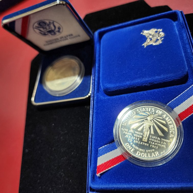 1 Oz Silver Rounds