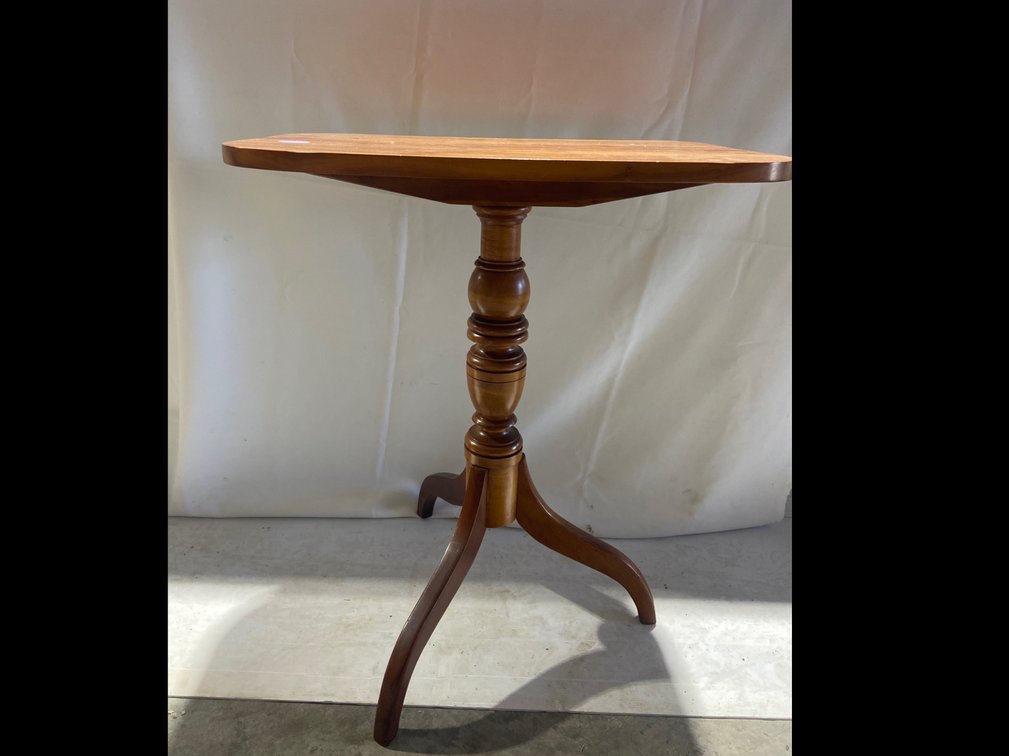 Antique cherry tilt top table