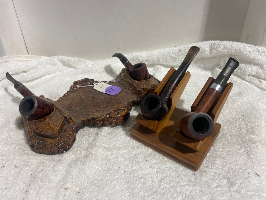 2 pipe holders
