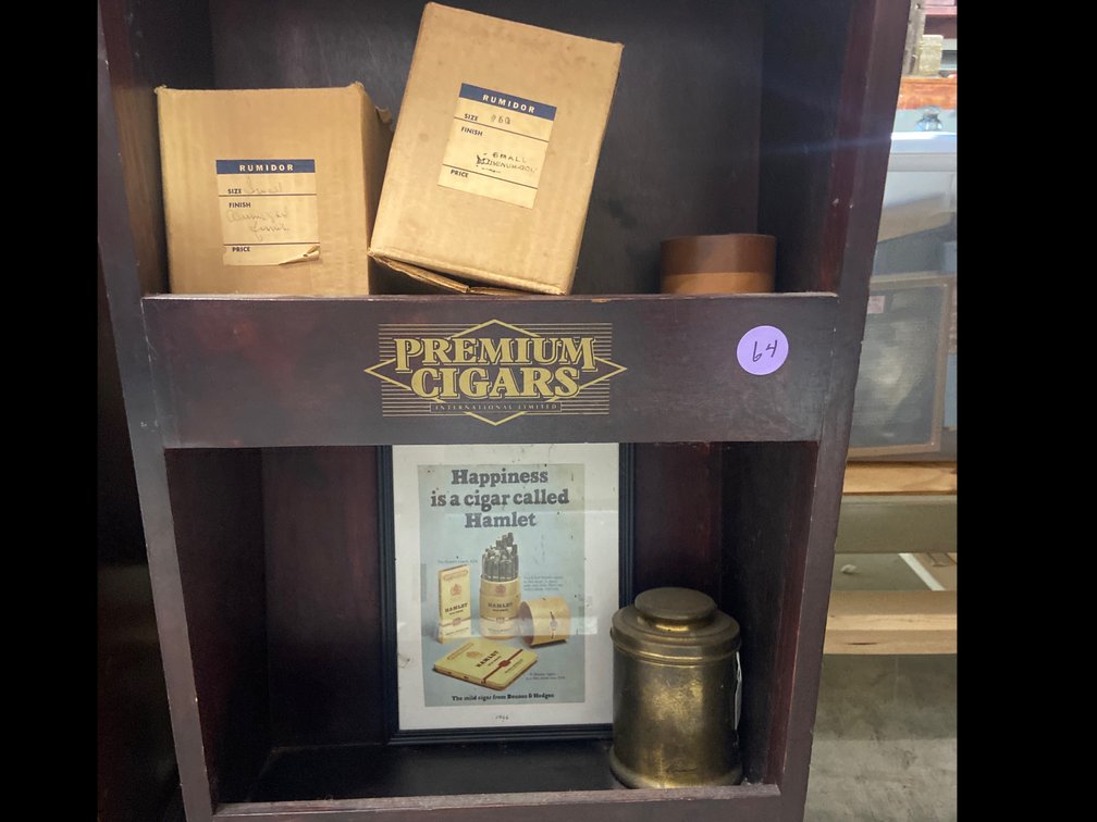 Advertising tobacco items