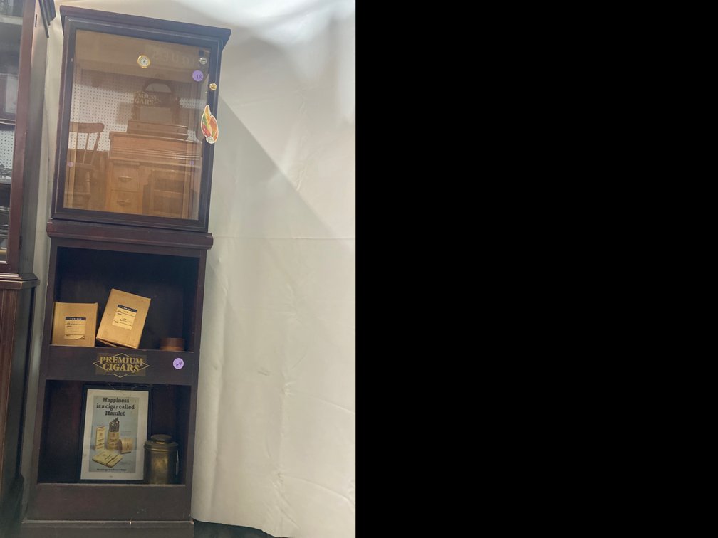 Premium cigar display case