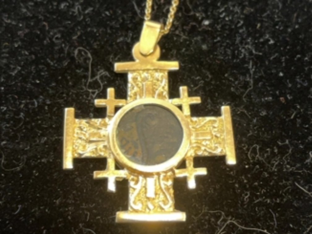 18K Gold Cross Pendant and Chain