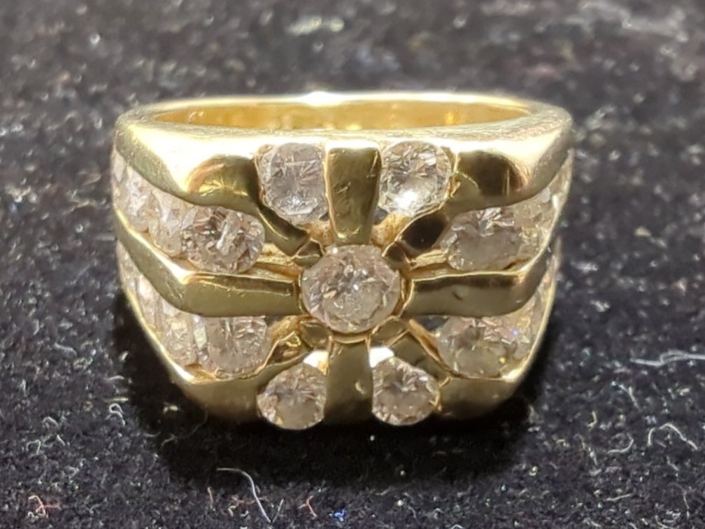 14K Gold and Diamond Mens Ring (approx. 2.5c)