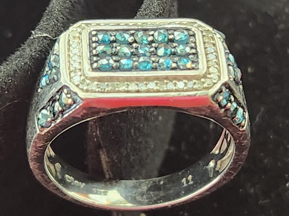 Sterling Silver And Green Diamond Ring 