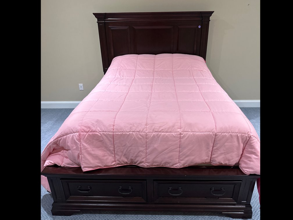 Haverty Dark Wood Queen Bed With Storage Drawers