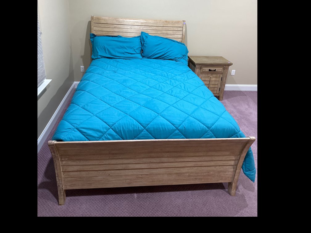 Queen Wooden Sleigh Bed