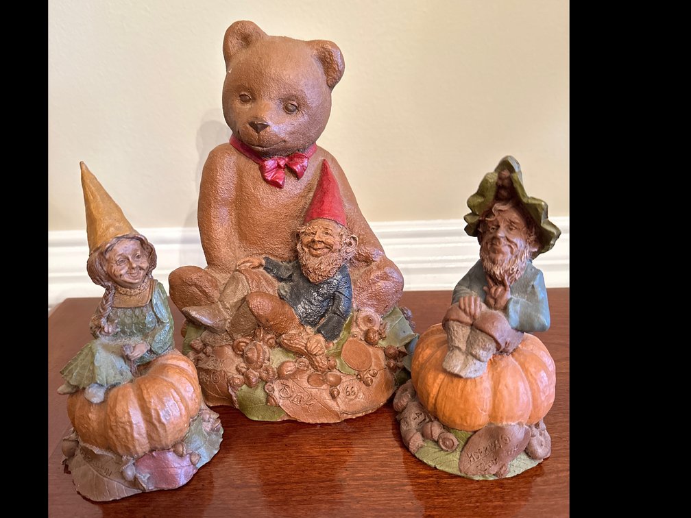 Signed Tom Clark Figurine Lot