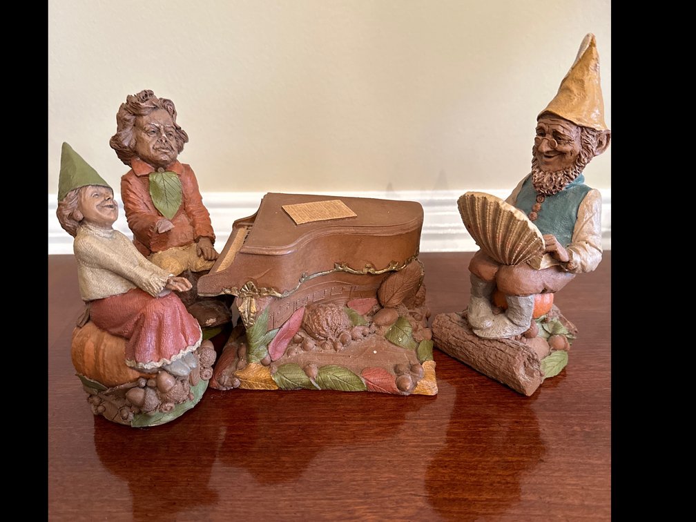 Signed Tom Clark Figurine Lot