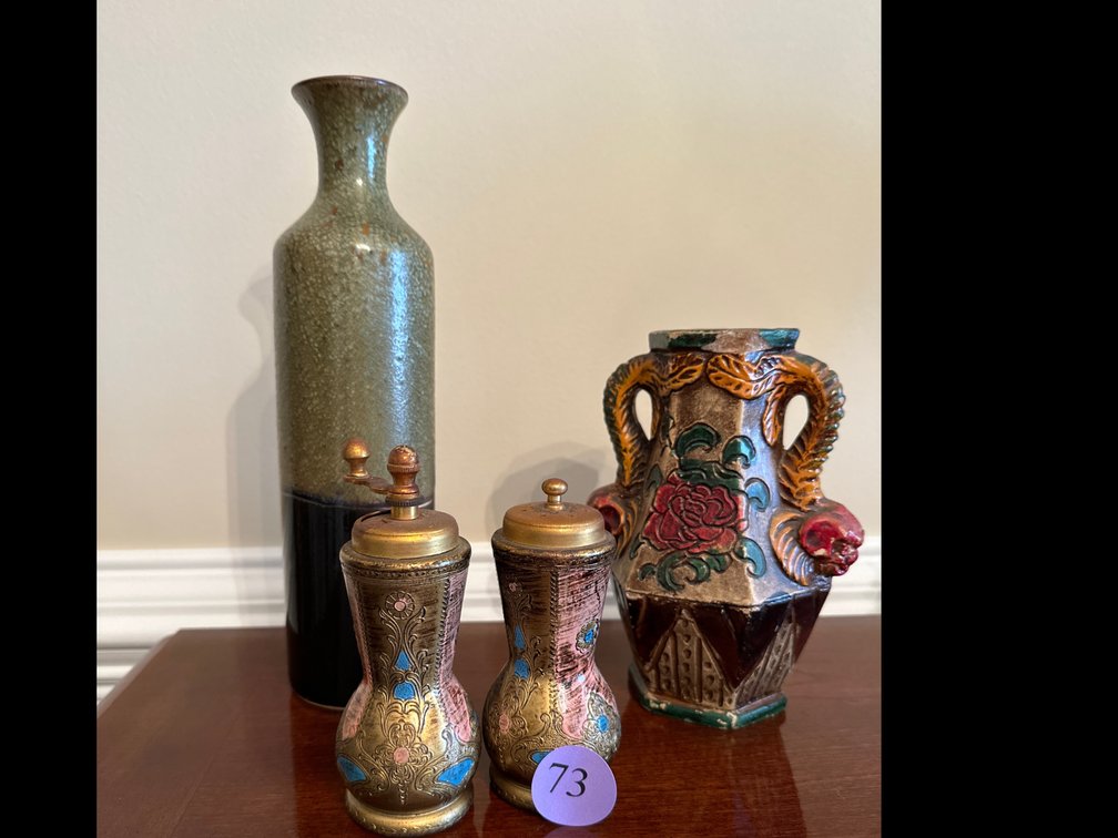 Fabulous Italian grinder set with 2 vases