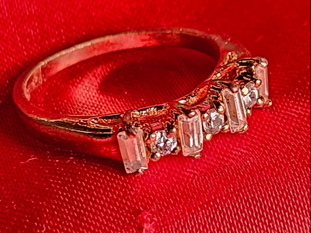 Ladies Yellow Gold and Diamond Ring