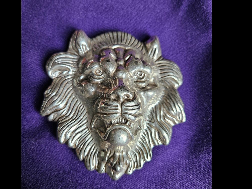 Gentleman's Silver Lion Belt Buckle
