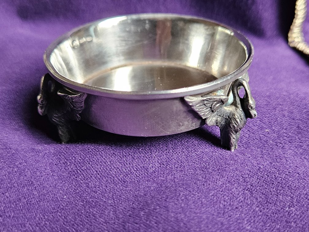 .800 Silver Bowl with Bird Form Feet
