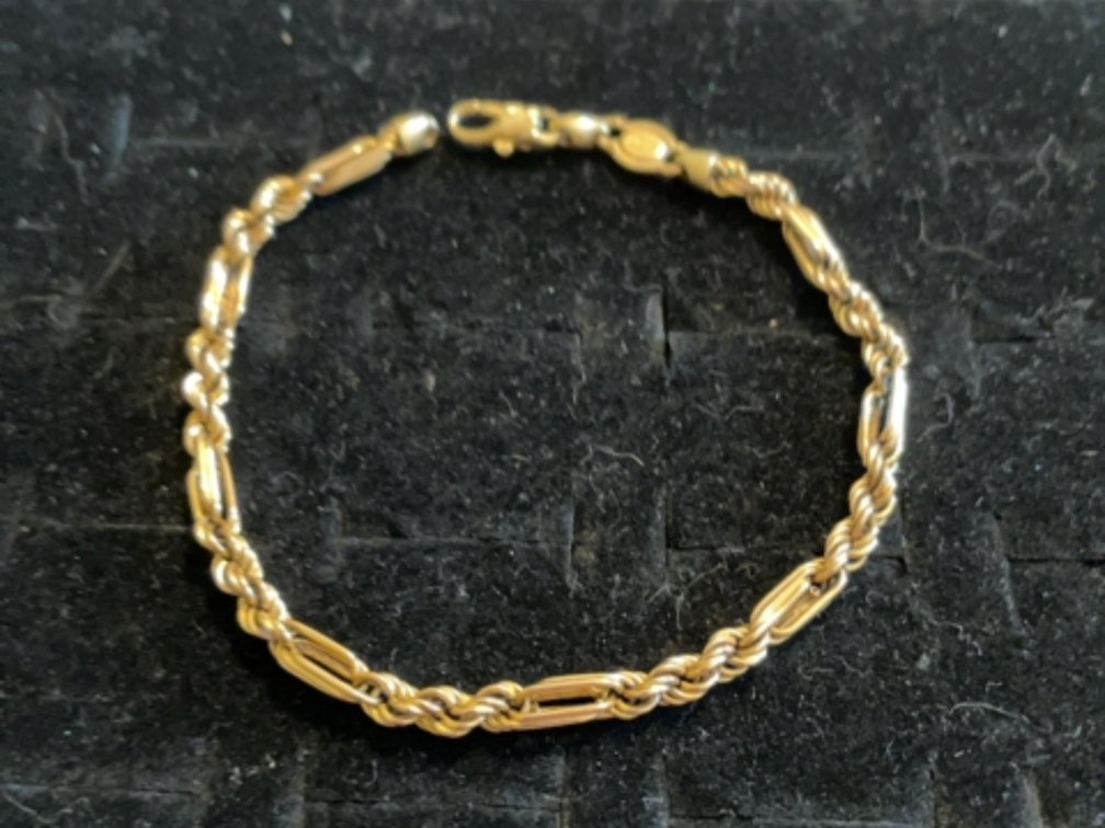 14kt yellow gold woven bracelet, 6.1g; 7.5”