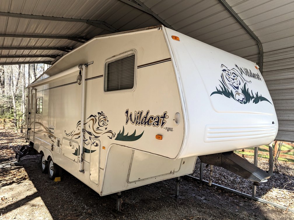 2003 Forest River Wildcat Fifth Wheel Trailer