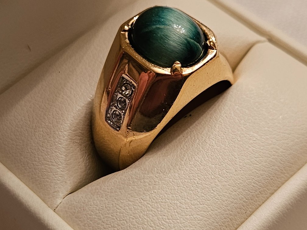 Man's Yellow Gold Ring