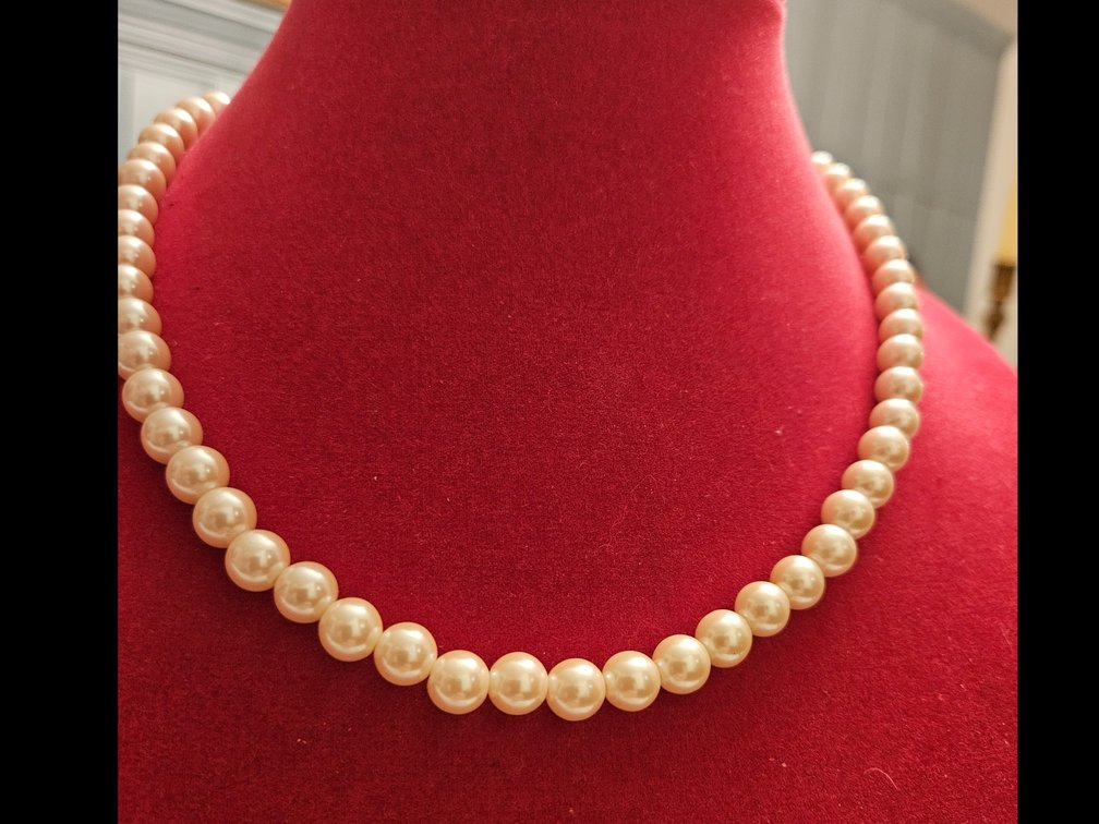 18" Strand of Pearls