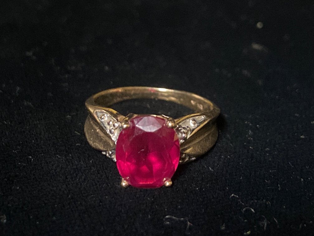 10k Gold and Red Stone Ladies Ring