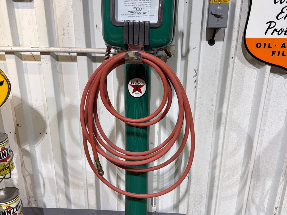 Tireflator Texaco Air Pump Balance Inflation 51” Tall