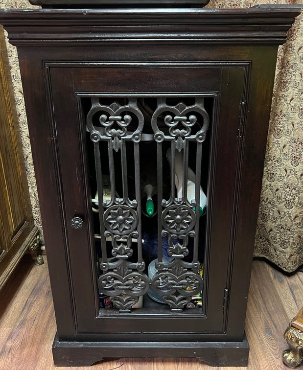 Base cabinet