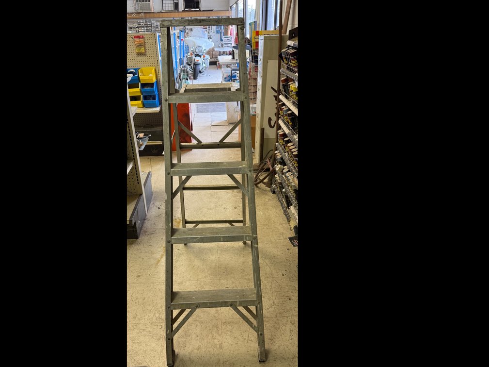 Aluminum 5’ Step Ladder