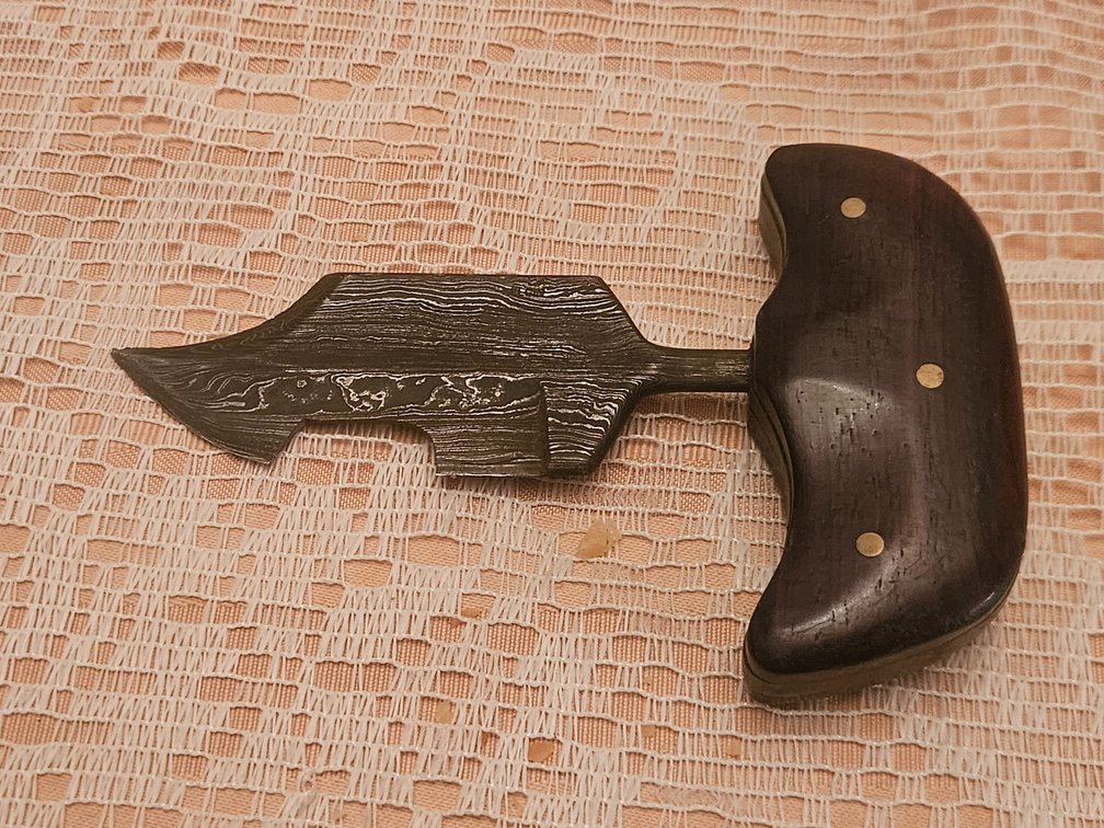 Custom made Push Dagger