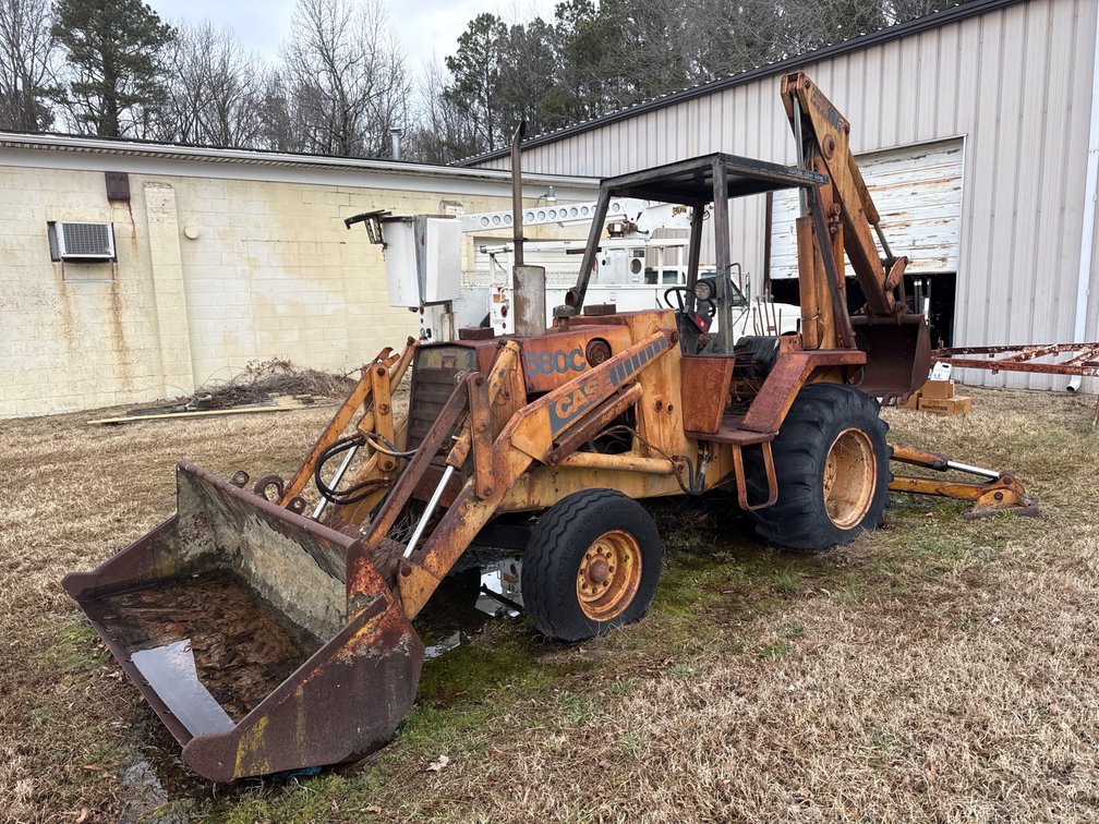 Case 580C Backhoe – 4-Cyl Diesel