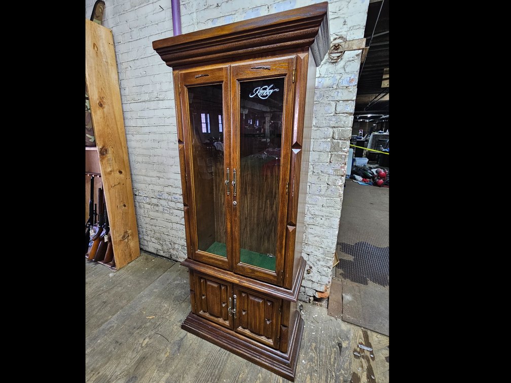 Oak 8-Gun Gun Cabinet