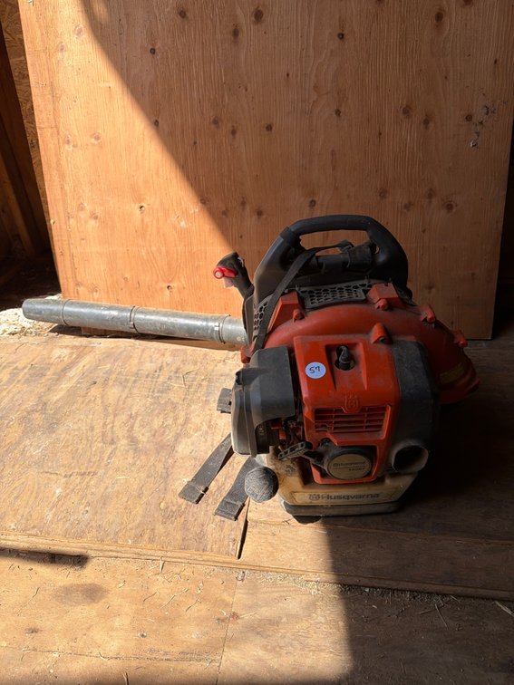 Husqvarna 150BT gas leaf blower