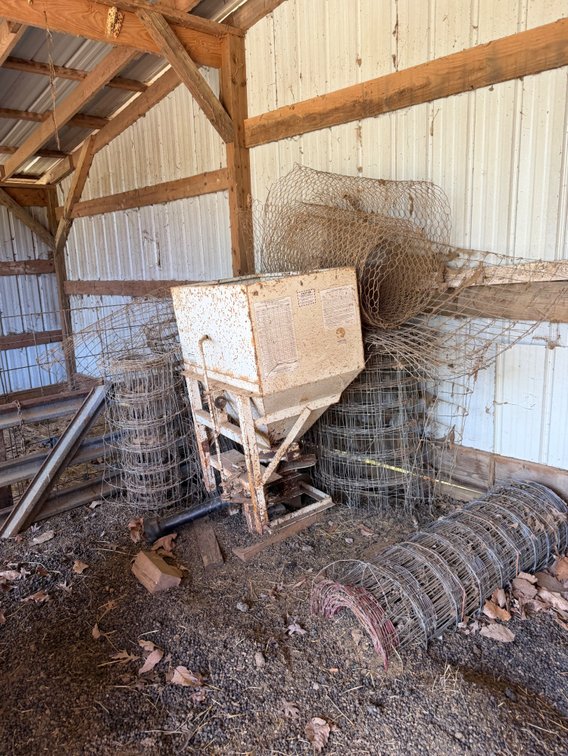 Herd 3-point broadcast tractor hitch seeder/spreader