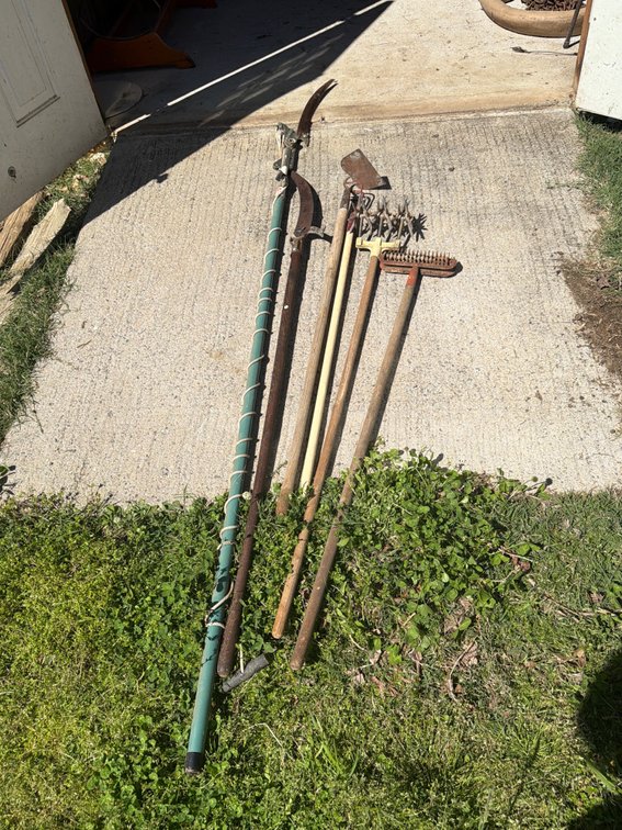 Landscaping lot: Extended pole saw, garden hoe, garden weasel cultivator, etc