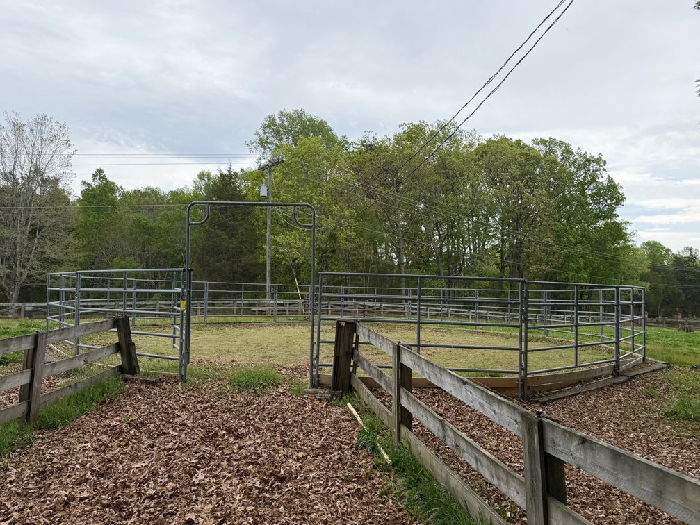 Galvanized steel horse corral