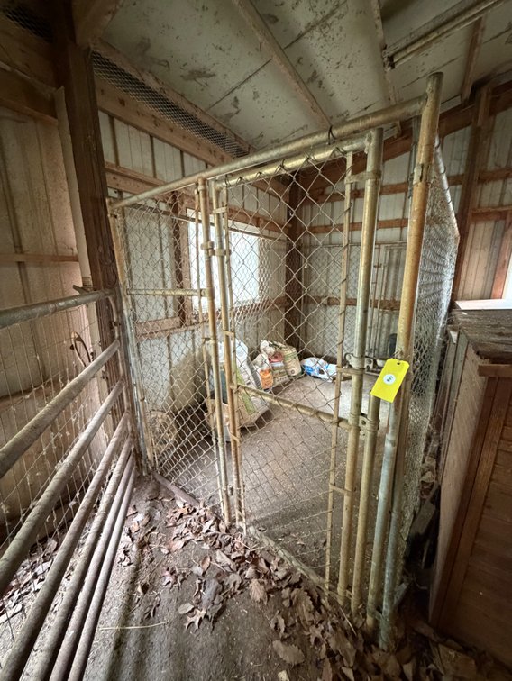 Small animal/dog fence with bed shavings included